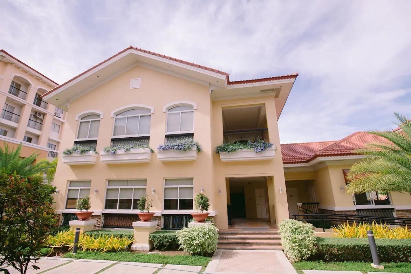 Kara'S Suite Cebu Buitenkant foto
